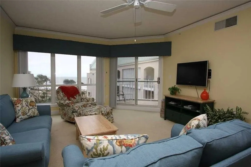 Windsor Court N 4503 by RedAwning