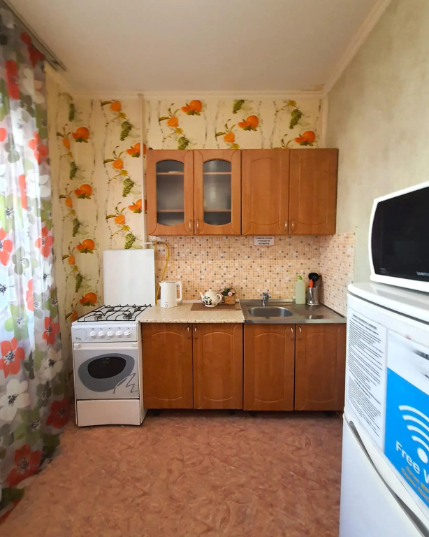 Аврора Люкс на улице Ломоносова