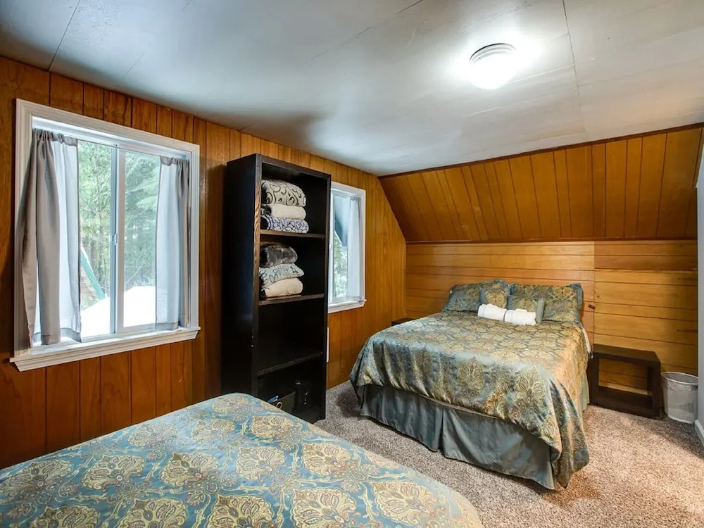 49SL - Hot Tub - WiFi - Fireplace - Sleeps 10