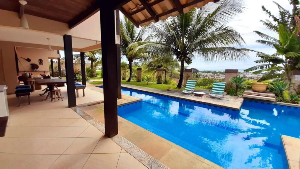 Casa dos Jacarandás com 4 quartos com vista para o mar