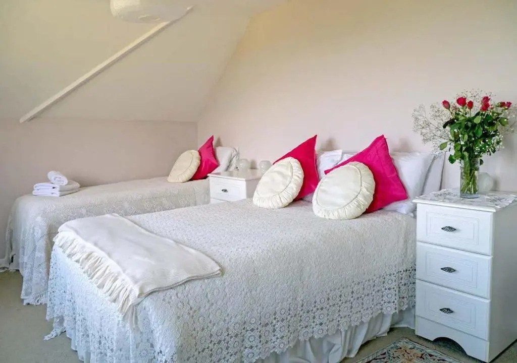 Healing Waters Sanctuary, Peaceful Retreat House, Glastonbury