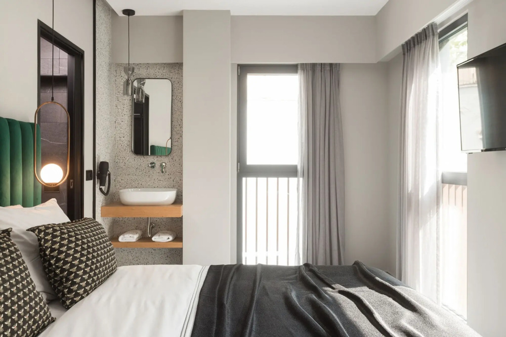 11 Enteka Acropolis Suites