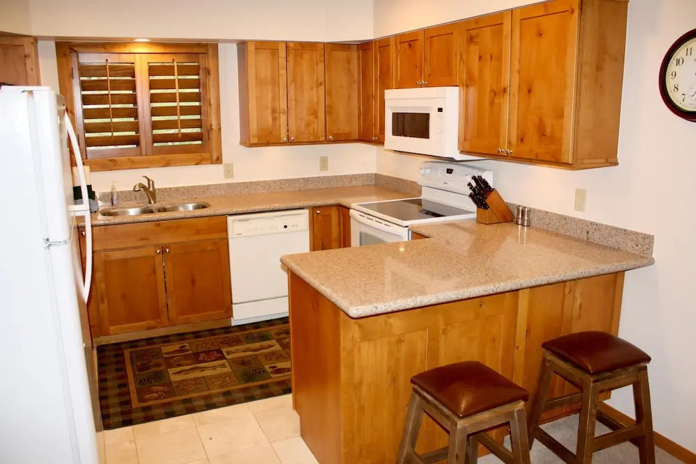 Woods Manor Condo