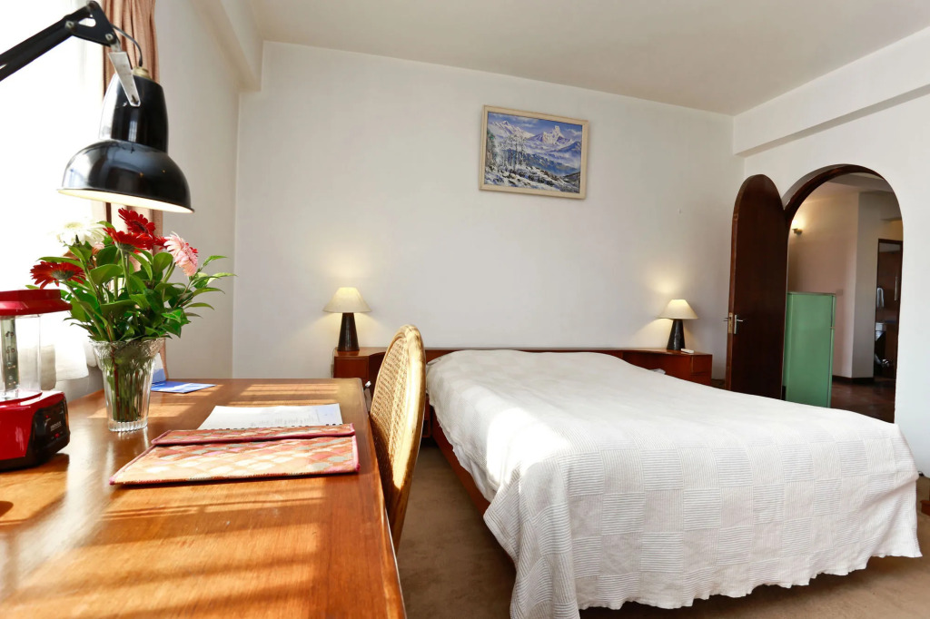 Summit Hotel