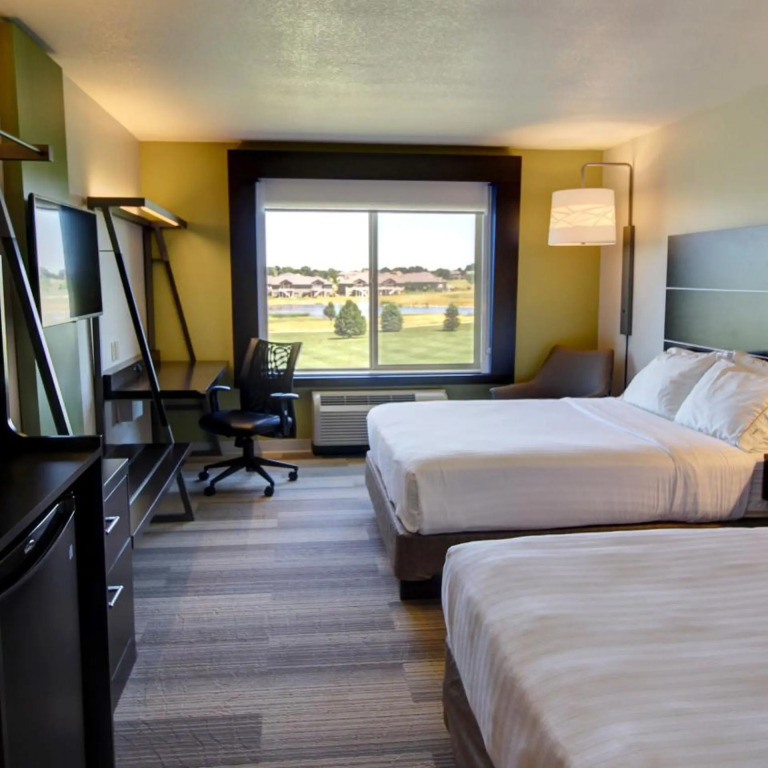 Holiday Inn Express & Suites Sioux Center by IHG