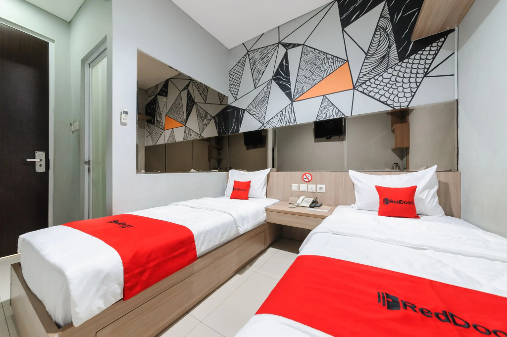 RedDoorz Plus near Grand Indonesia Jakarta
