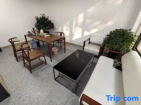 Manshiguang Hotel (Zhijiang Qixing Square)