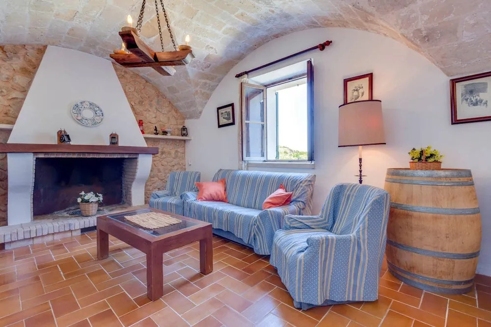 Villa With 4 Bedrooms in Illes Balears, With Private Pool, Enclosed Garden and Wifi Near the Beach