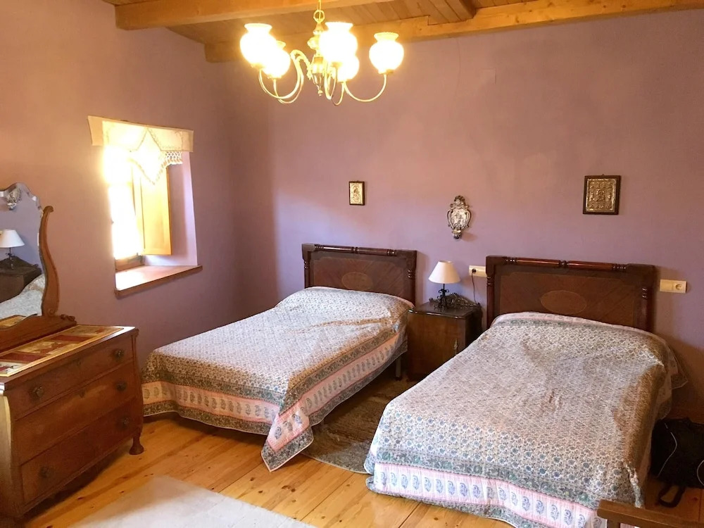 House With 4 Bedrooms in Veguellina de Órbigo, With Furnished Terrace
