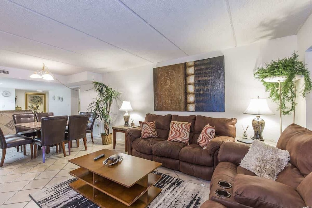 Sweeping 10th Floor Views - Up to 8 - Beachfront