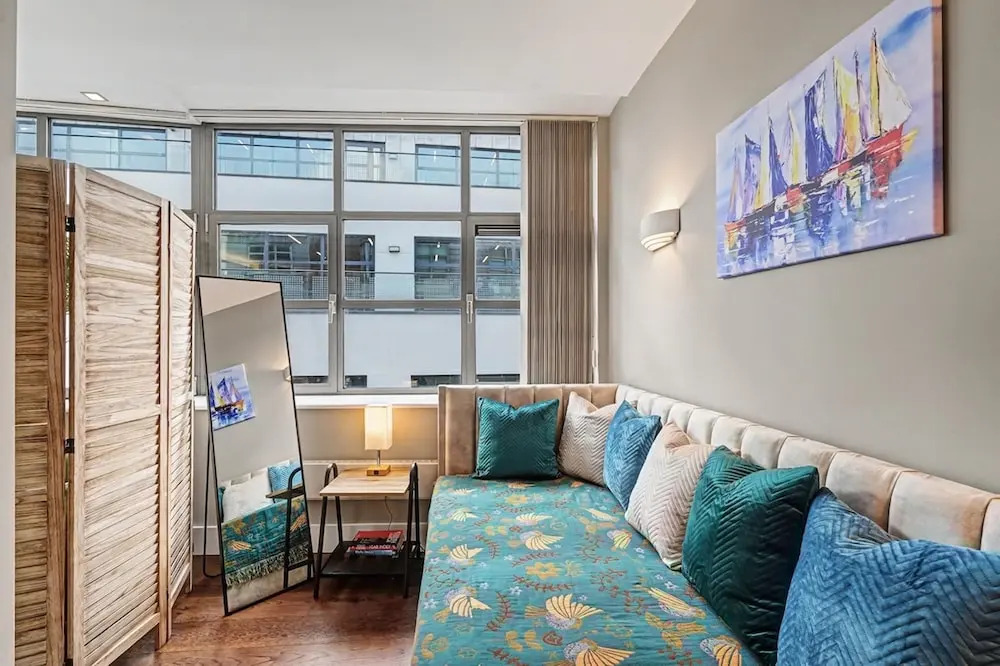 Stylish and Central City Apt With 2 Bathrooms