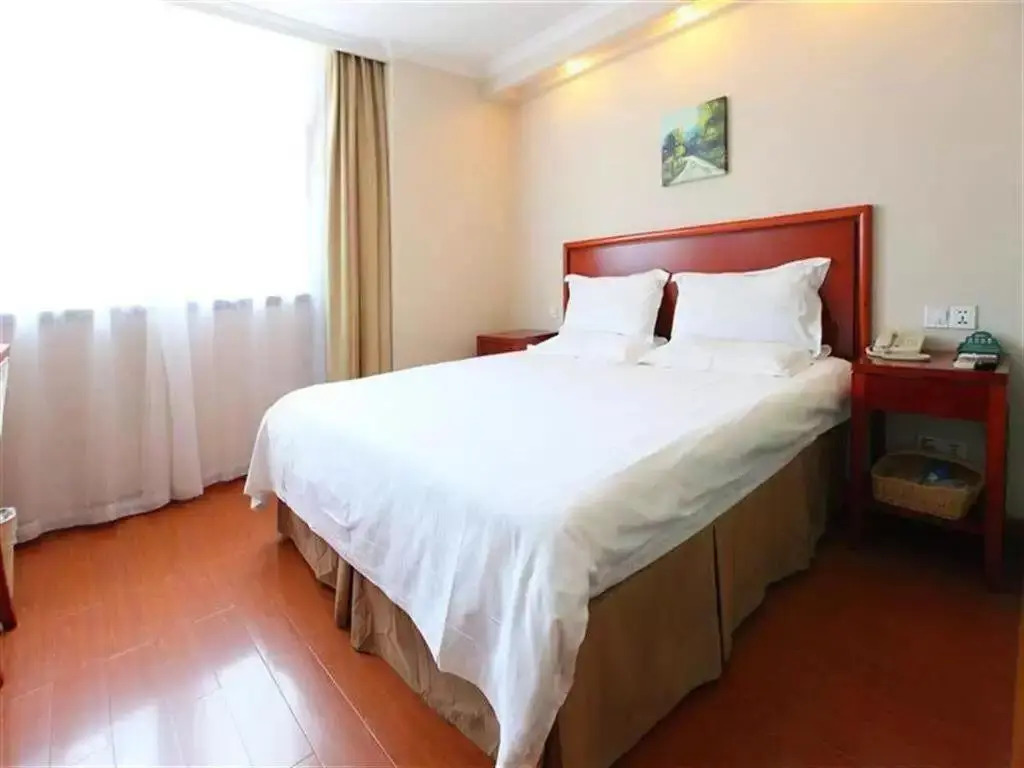 GreenTree Inn Jiangsu Suzhou Kunshan Shimao Plaza Hotel