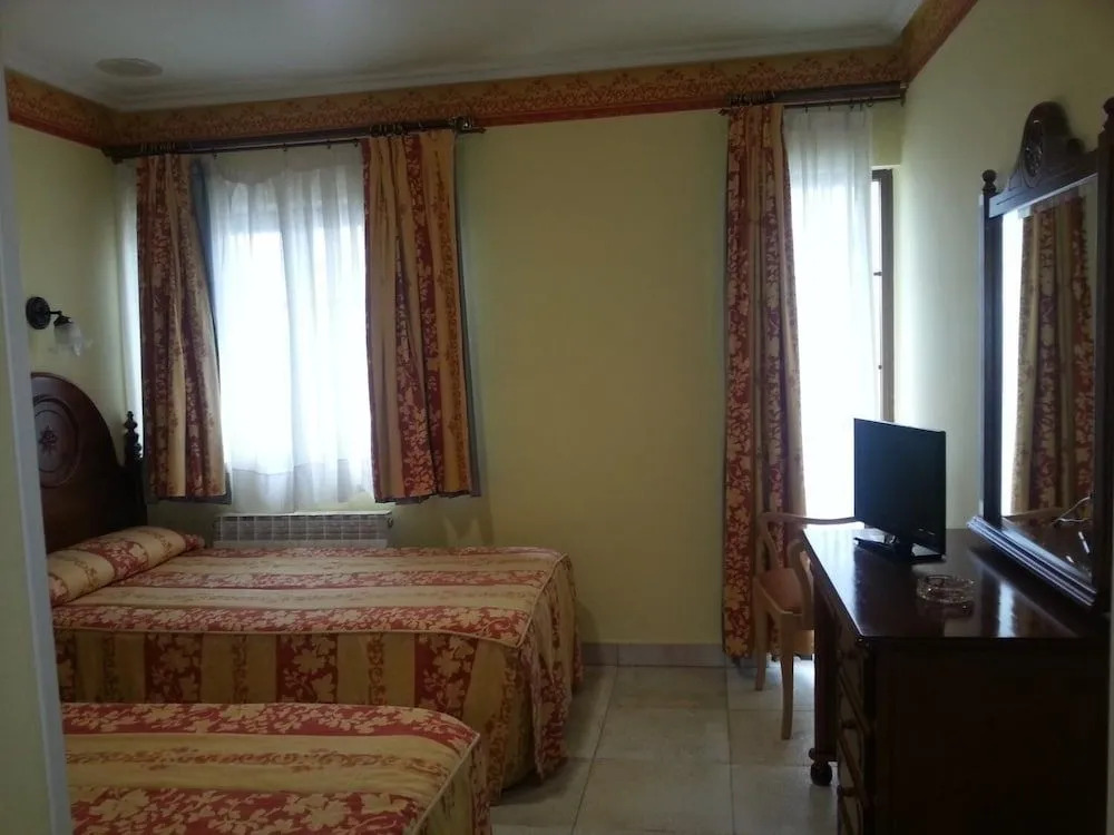 Hotel Restaurante El Castillo De Olmillos