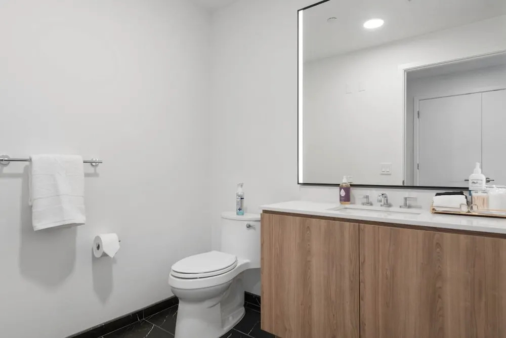 Panoramic Lake Views Premier Amenities for Groups