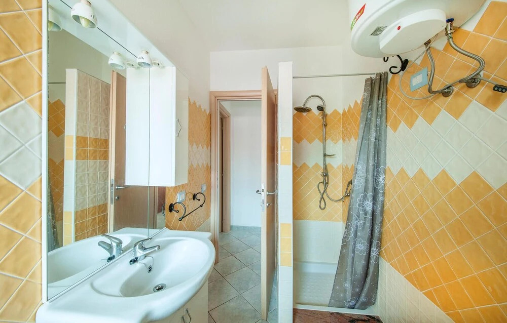 Awesome Apartment in La Maddalena With 1 Bedrooms