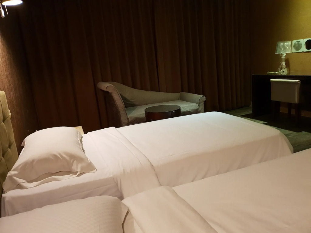 The Riverside Hotel & Motel