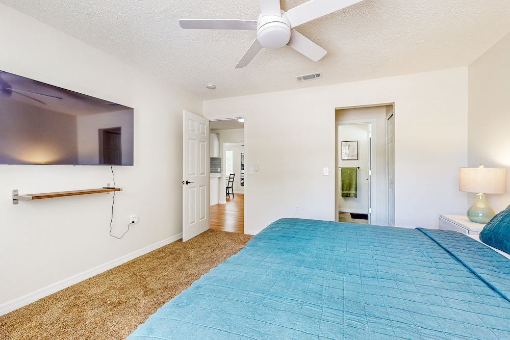 Single-story House With Private Pool, Alfresco Dining, & Lanai - Dog-friendly