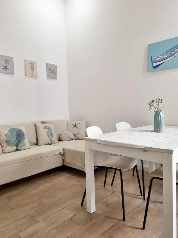Sea Suite 26