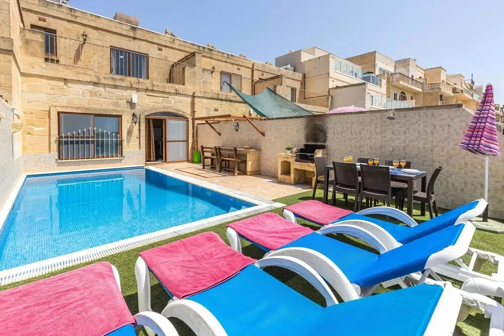 Villa Ta Debora Sleeps 7 with Pool