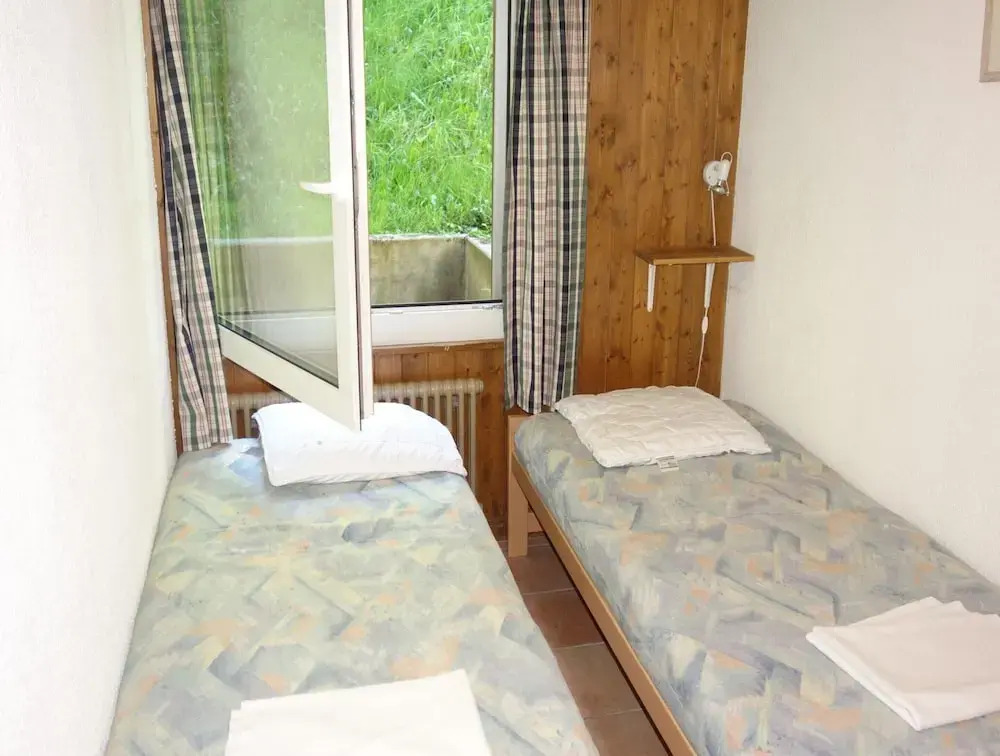 Spacious Apartment With Garden Furniture
