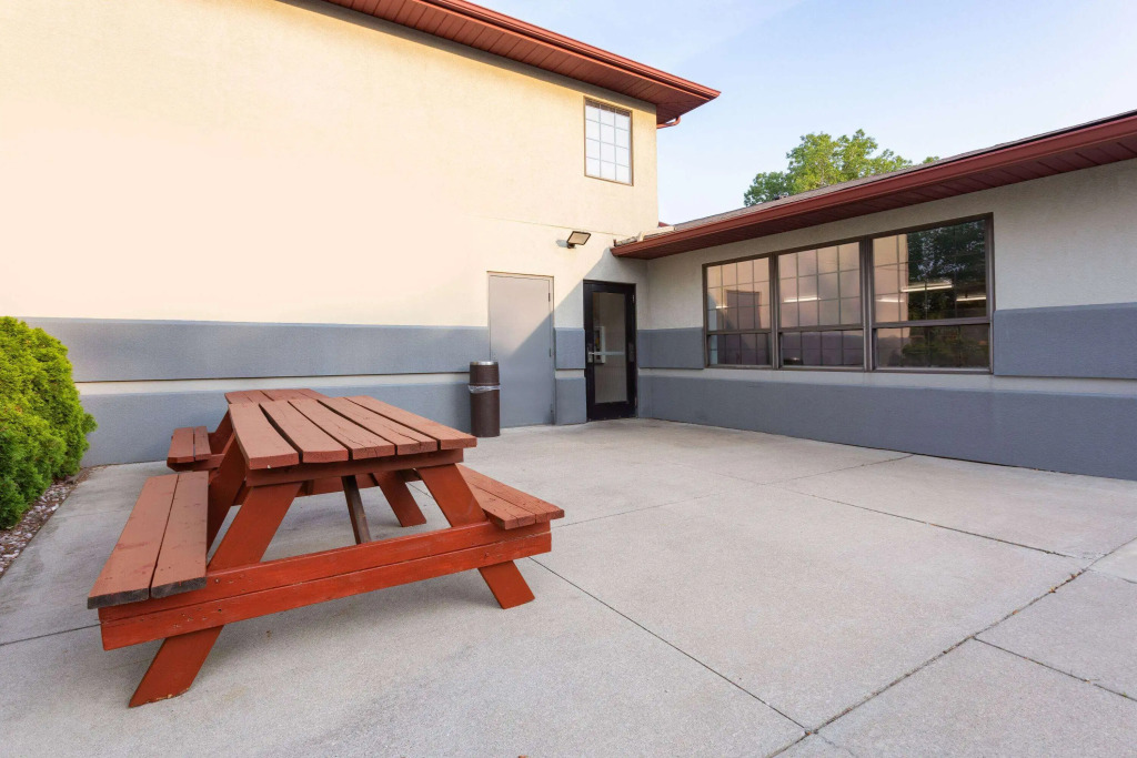 Super 8 by Wyndham Marysville/Port Huron Area