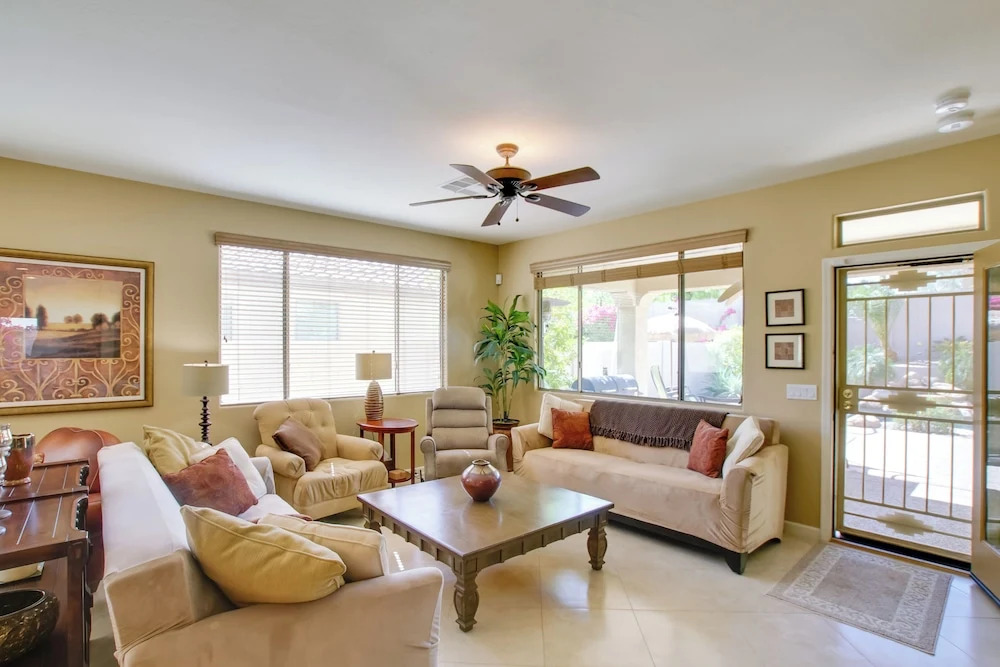 Near Golf: Sunny Arizona Oasis in Goodyear!