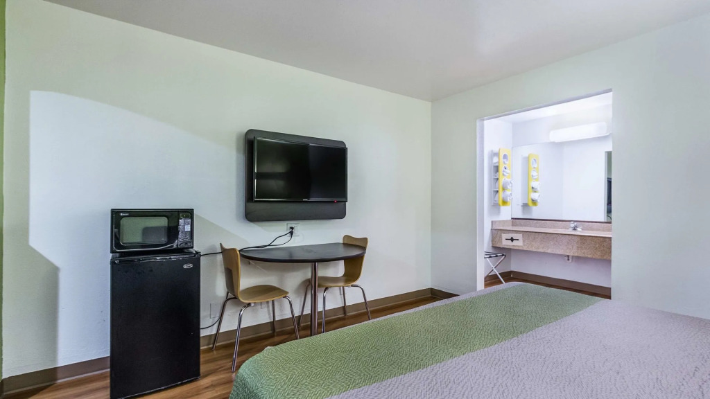 Motel 6-San Marcos, TX - North