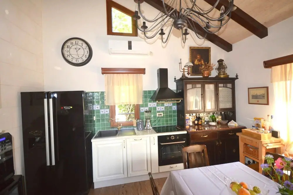 Lazzaro Apartments