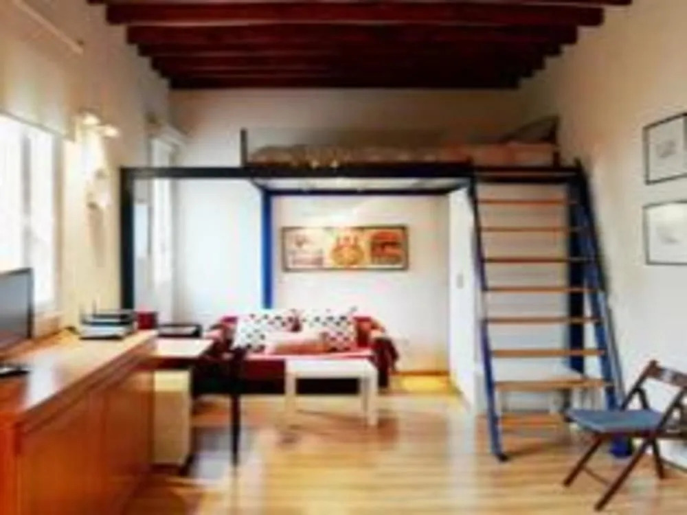MC YOLO Apartamento Museo Reina Sofia II