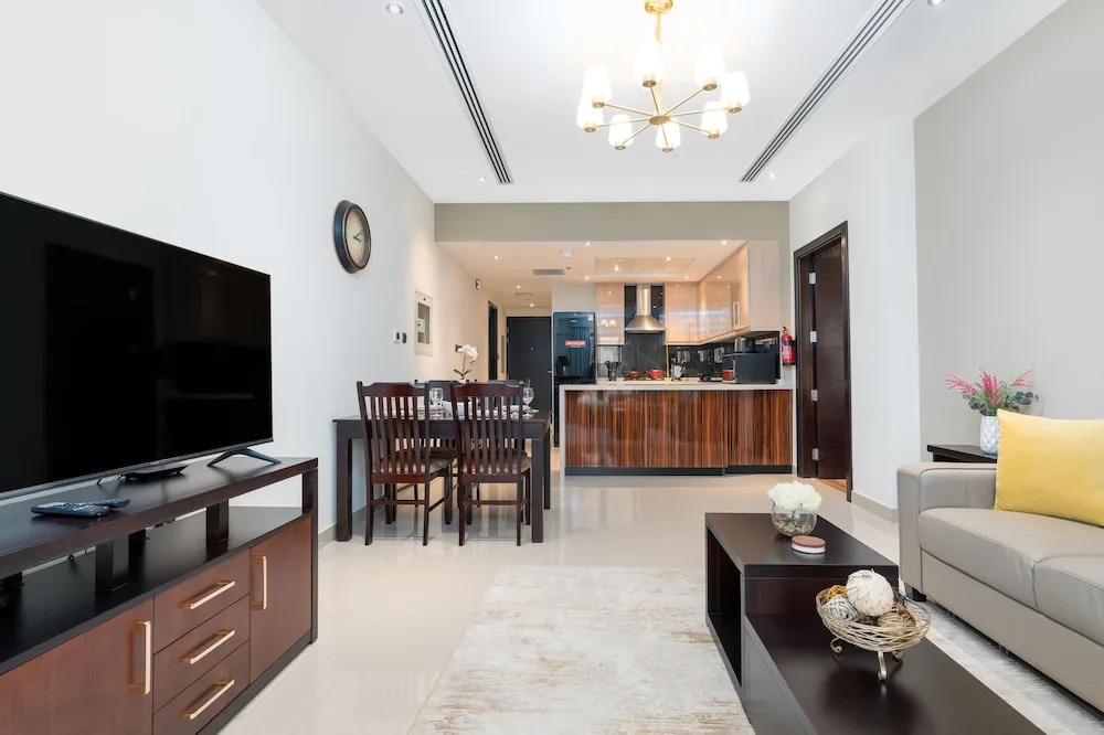 Whitesage - Elegant Apartment With Balcony in Downtown