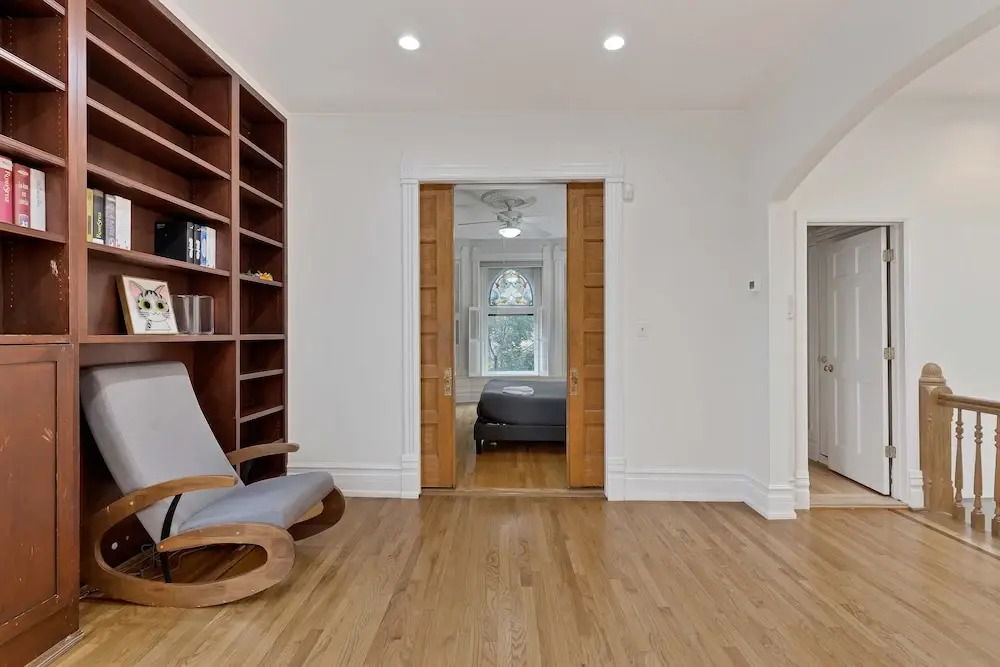 Huge Lincoln Park 6 Bed Duplex with Free Parking by AllSet Turnover