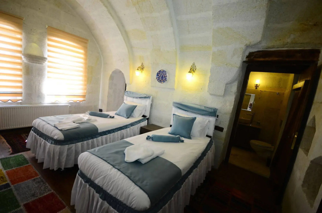 Park Cave Hotel