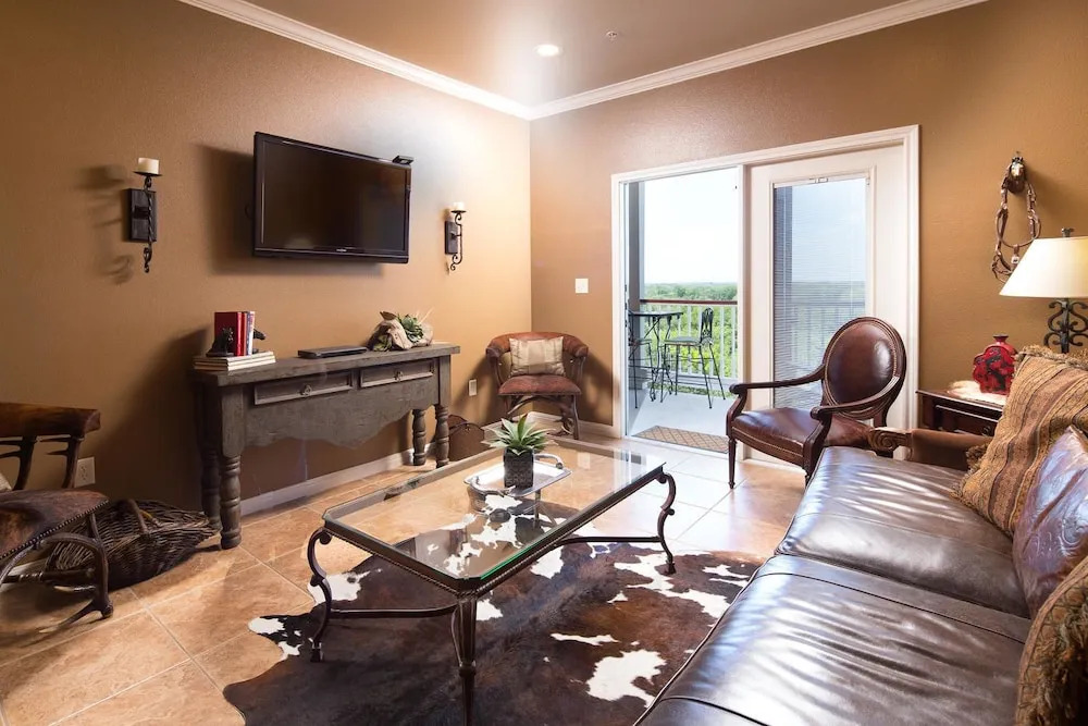 Rio Hacienda Vg306 3 Bedroom Condo by RedAwning