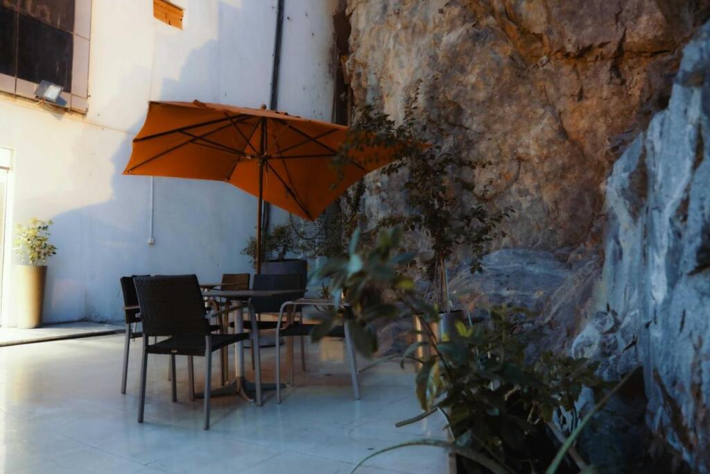 Nour Al Thuria Hotel