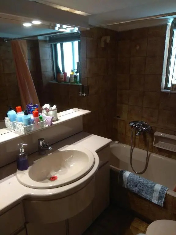 City Break Nearby Metro And Bus Express Airport