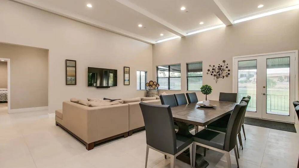 Luxe 4 Bdrm W/pool and Spa on Golf Course Lot!
