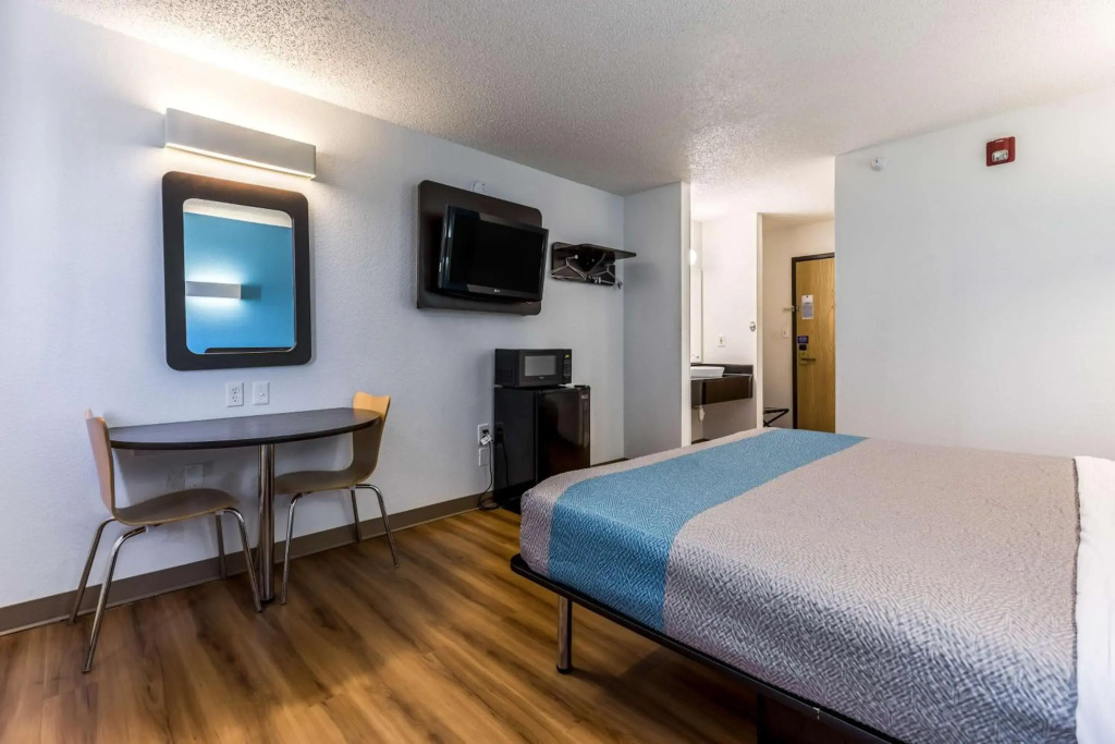 Motel 6-Indianapolis, IN - Southport