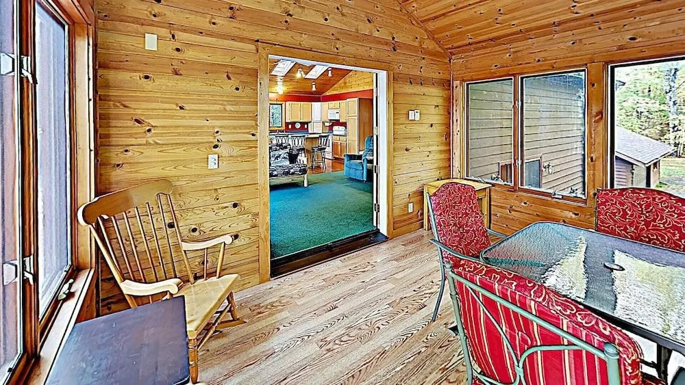 Beaver Bay Lodge