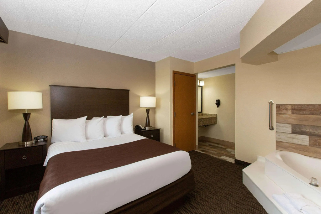 AmericInn by Wyndham Apple Valley