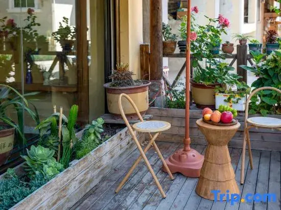 Yujian · MeetheMountain · Snow Mountain Panoramic Suite Homestay (Hailuogou Tourist Center)