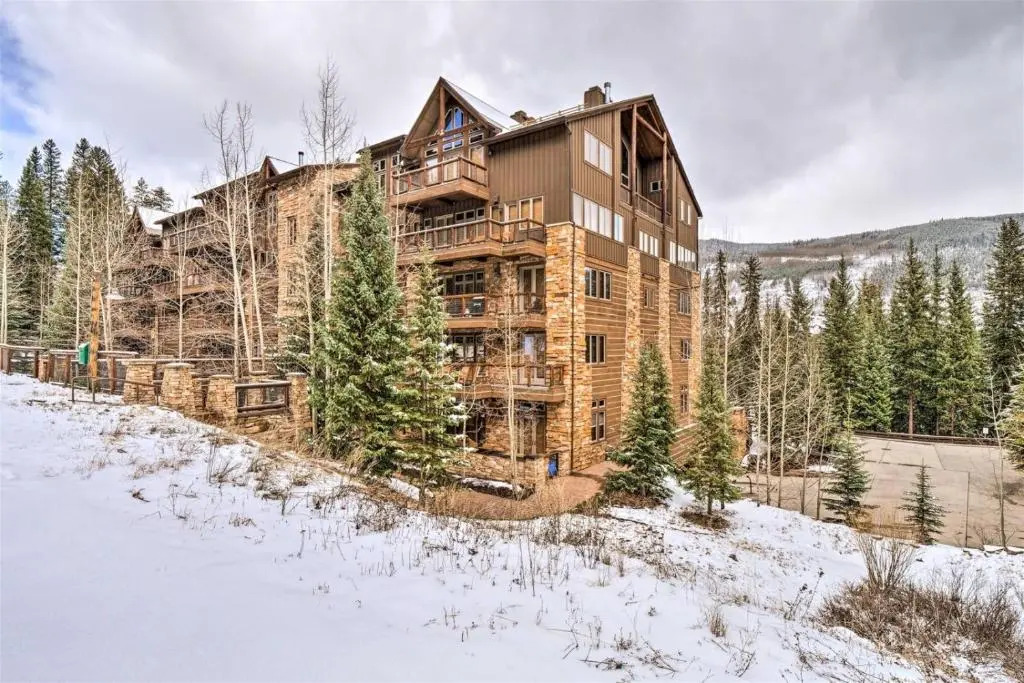 The Timbers on River Run, 3 Bed Ski-in Ski-out Condo-Hot Tub, Sauna, Heated Pool!