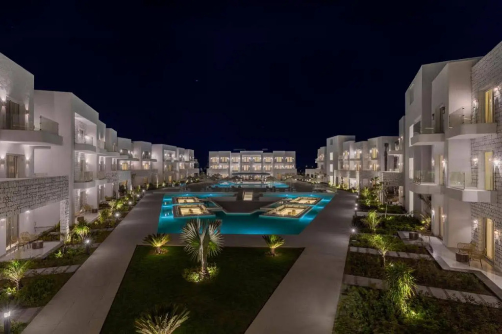 Tanoak Resort