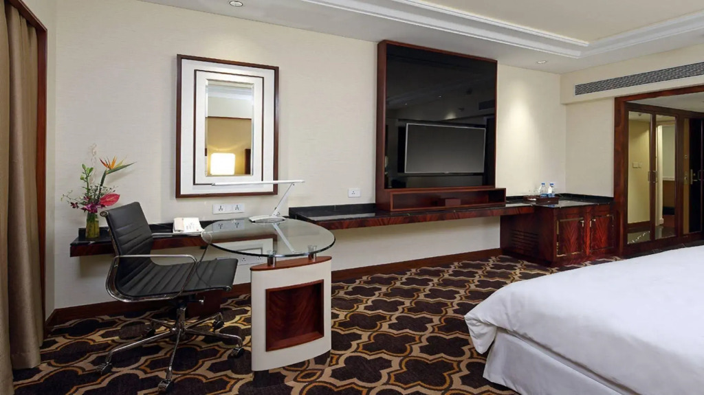 Sheraton Grand Pune Bund Garden Hotel