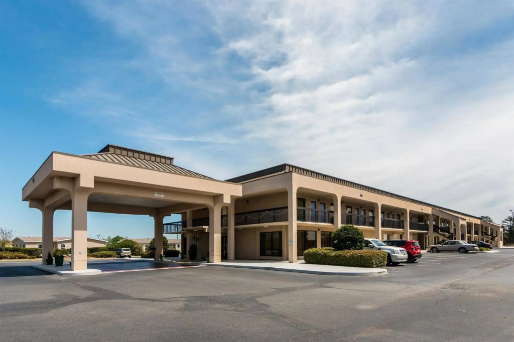 Clarion Pointe
