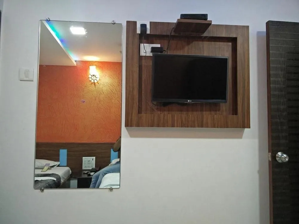 Hotel O Sion Residency