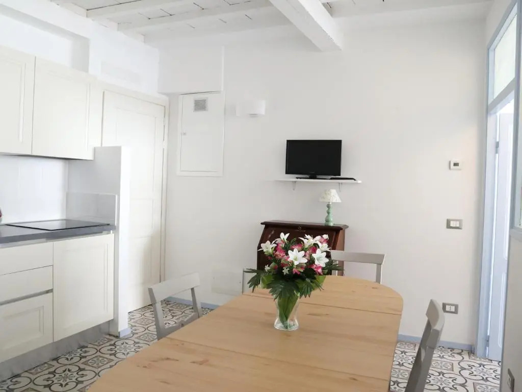 Casa GiGio 011030-LT-0223