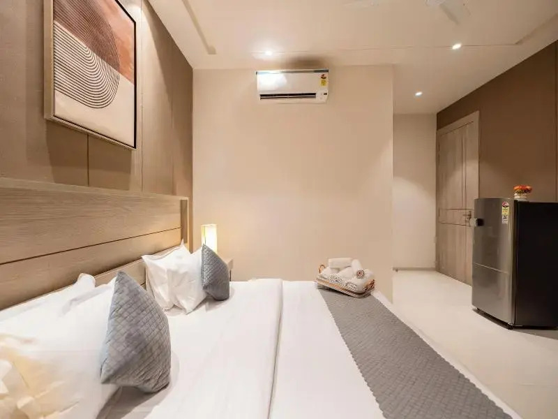 The Lodgers Luxury Hotel Near Golf Course Road Gurgaon
