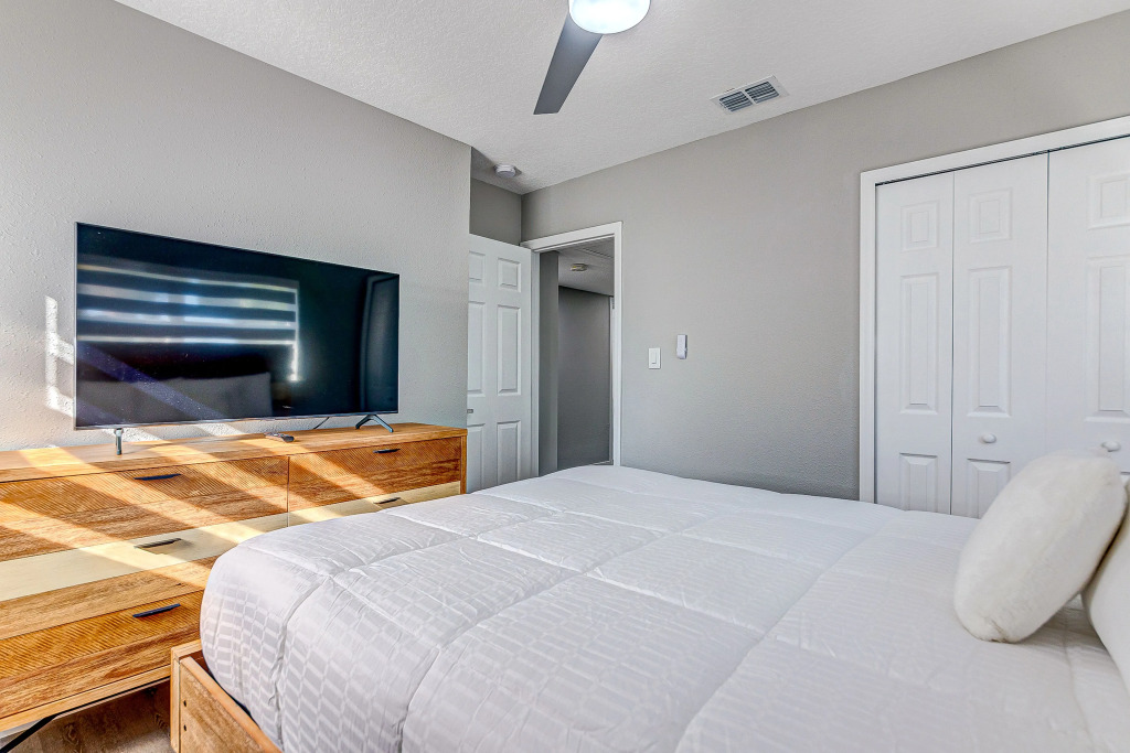 150 W Suwannee Ln