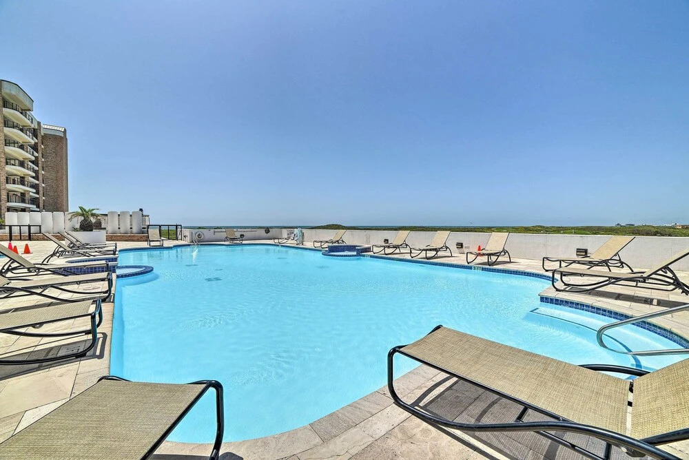 Port Aransas Vacation Rental w/ Pools - Near Beach