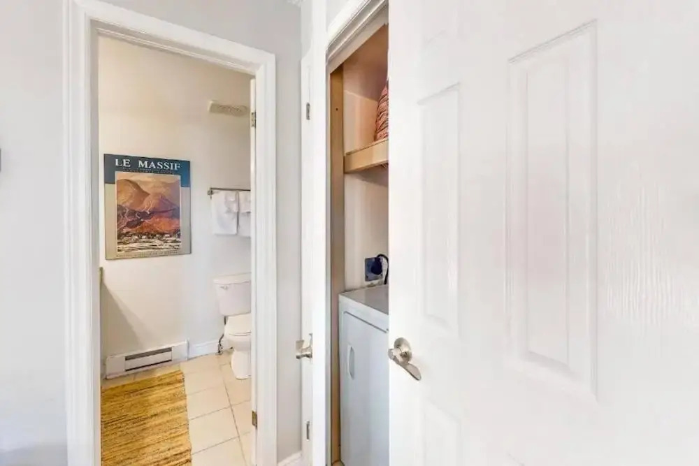 Steps to the Hill 1 Bedroom Wifi Crave TV